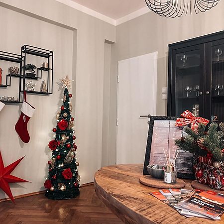 96M2 Of Comfort And Style: 4Bd Apartment In Old Town براتسيلافا المظهر الخارجي الصورة