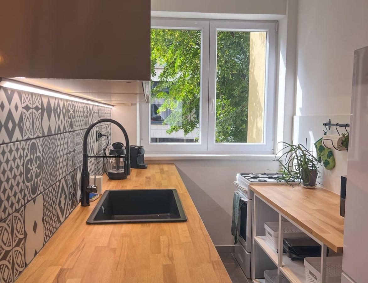 96M2 Of Comfort And Style: 4Bd Apartment In Old Town براتسيلافا المظهر الخارجي الصورة